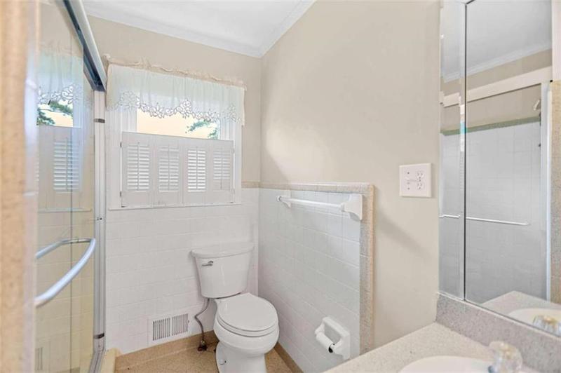 Image for property 24 Briar Ridge Road, Newnan, GA 30263