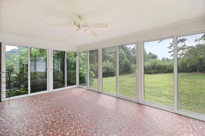 Image for property 24 Briar Ridge Road, Newnan, GA 30263