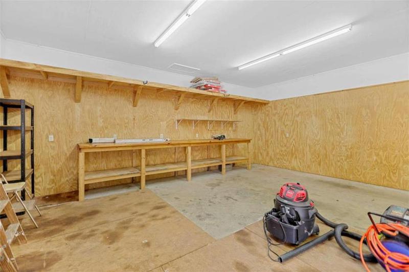 Image for property 24 Briar Ridge Road, Newnan, GA 30263