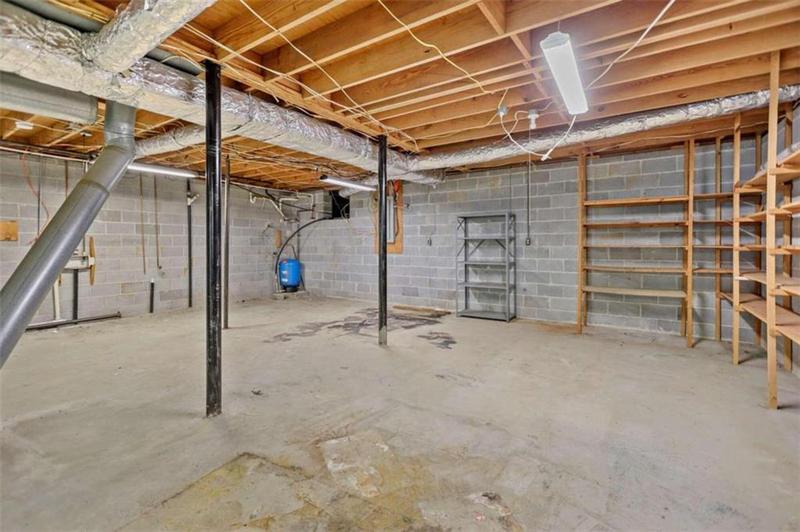 Image for property 24 Briar Ridge Road, Newnan, GA 30263