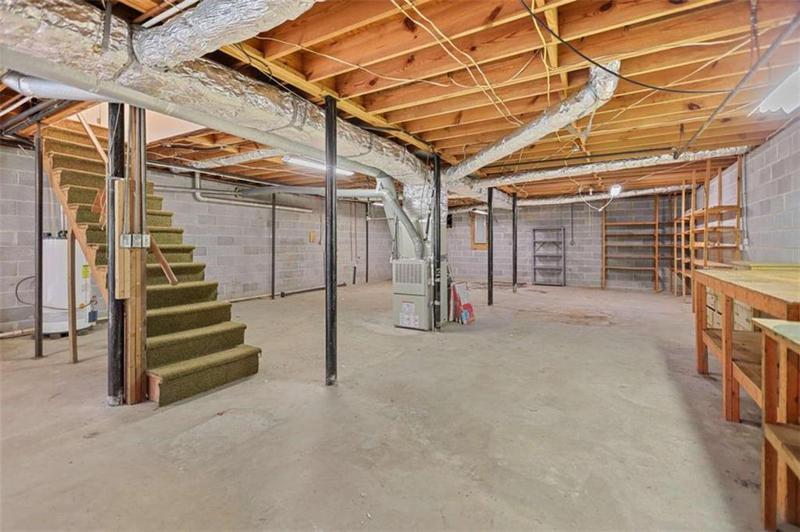 Image for property 24 Briar Ridge Road, Newnan, GA 30263