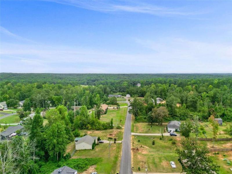 Image for property 24 Briar Ridge Road, Newnan, GA 30263