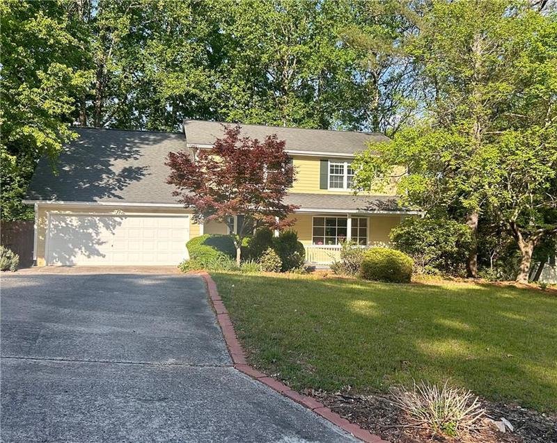 Image for property 320 SIX BRANCHES CT, Roswell, GA 30076