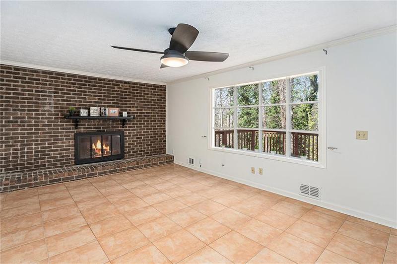 Image for property 320 SIX BRANCHES CT, Roswell, GA 30076