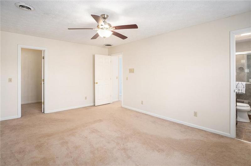 Image for property 320 SIX BRANCHES CT, Roswell, GA 30076