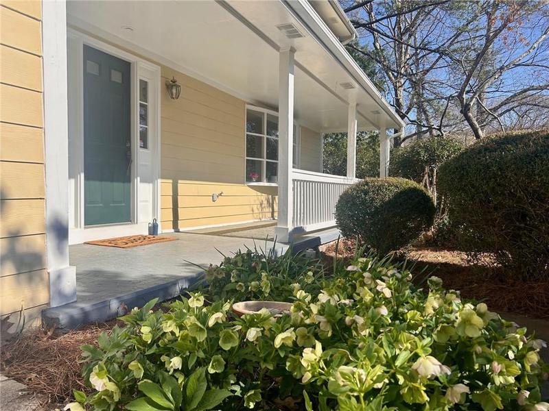 Image for property 320 SIX BRANCHES CT, Roswell, GA 30076
