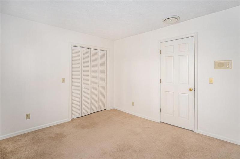 Image for property 320 SIX BRANCHES CT, Roswell, GA 30076