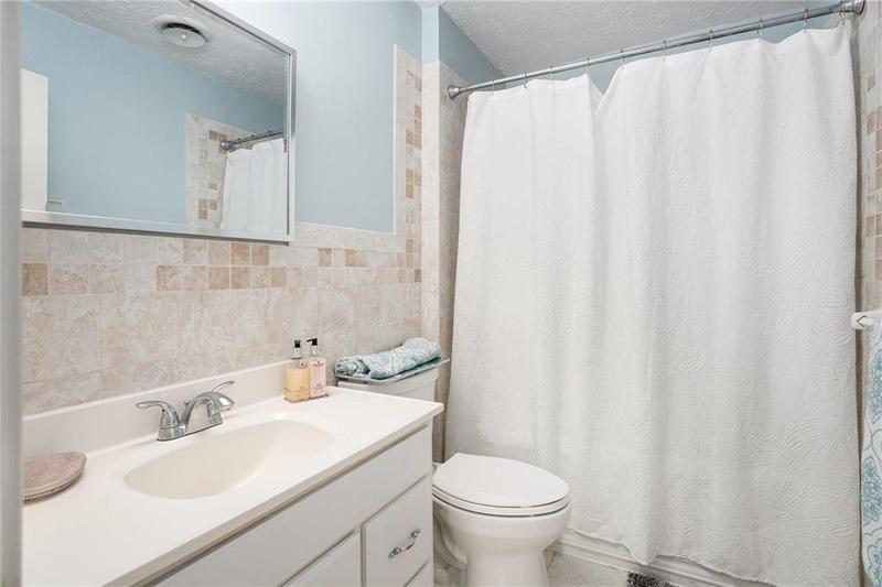 Image for property 320 SIX BRANCHES CT, Roswell, GA 30076