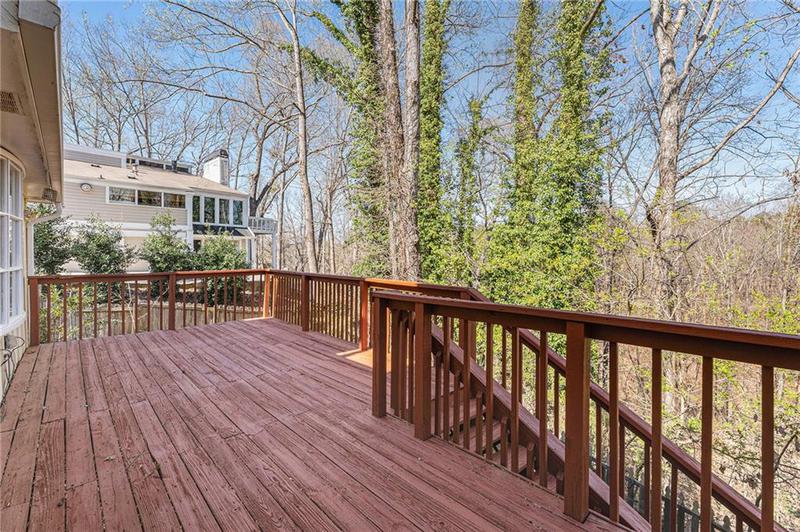 Image for property 320 SIX BRANCHES CT, Roswell, GA 30076