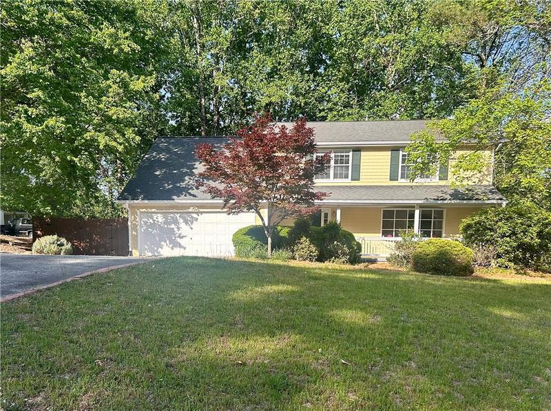 Image for property 320 SIX BRANCHES CT, Roswell, GA 30076
