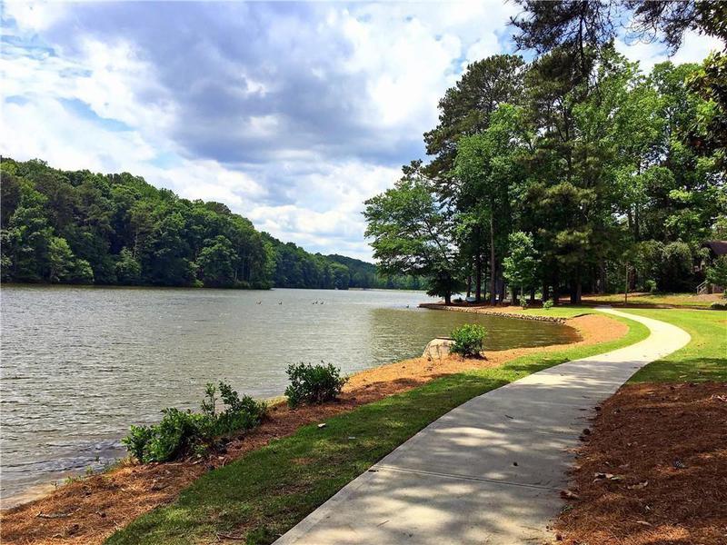 Image for property 320 SIX BRANCHES CT, Roswell, GA 30076
