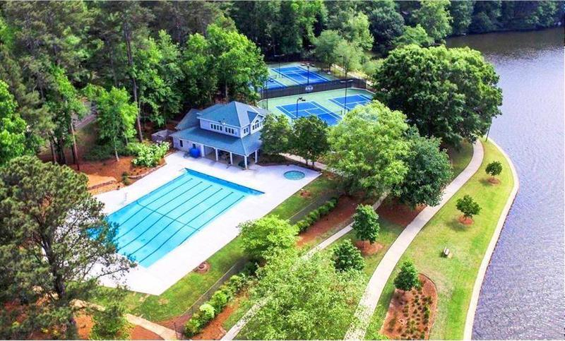 Image for property 320 SIX BRANCHES CT, Roswell, GA 30076