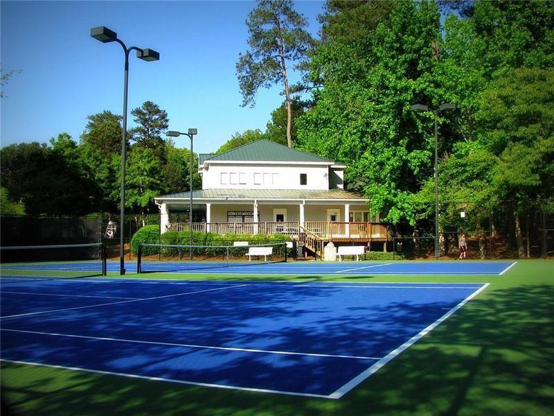 Image for property 320 SIX BRANCHES CT, Roswell, GA 30076