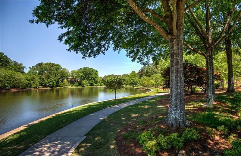 Image for property 320 SIX BRANCHES CT, Roswell, GA 30076
