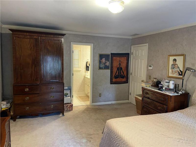 Image for property 220 Spalding Lake Place, Atlanta, GA 30350