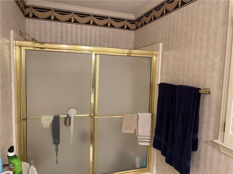 Image for property 220 Spalding Lake Place, Atlanta, GA 30350