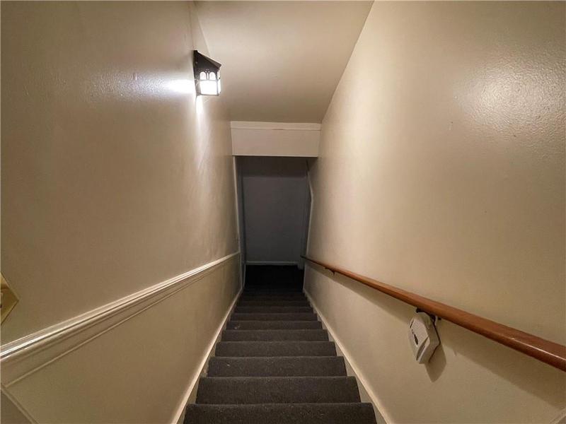 Image for property 220 Spalding Lake Place, Atlanta, GA 30350