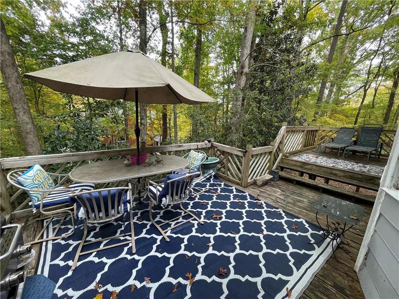 Image for property 220 Spalding Lake Place, Atlanta, GA 30350