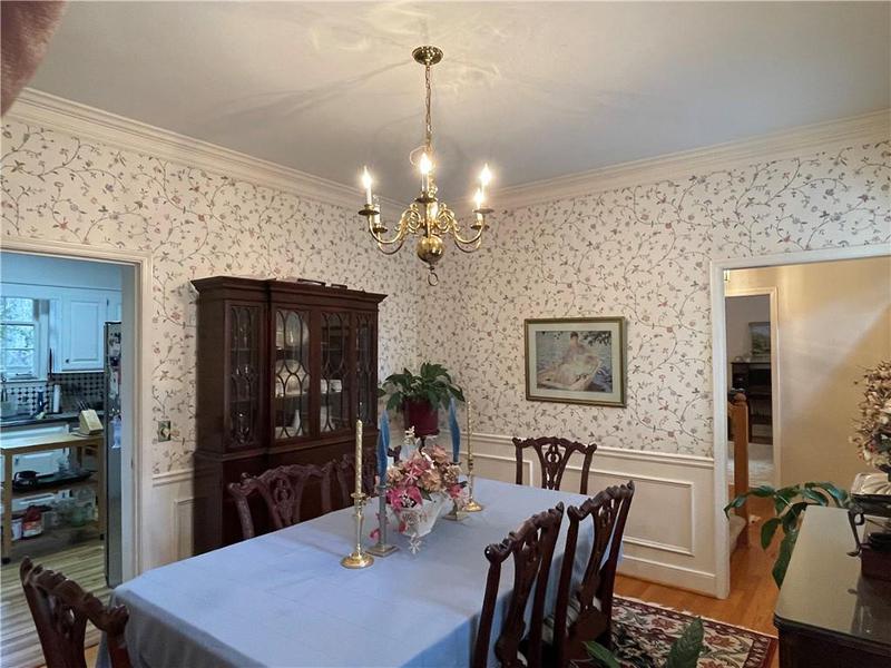 Image for property 220 Spalding Lake Place, Atlanta, GA 30350