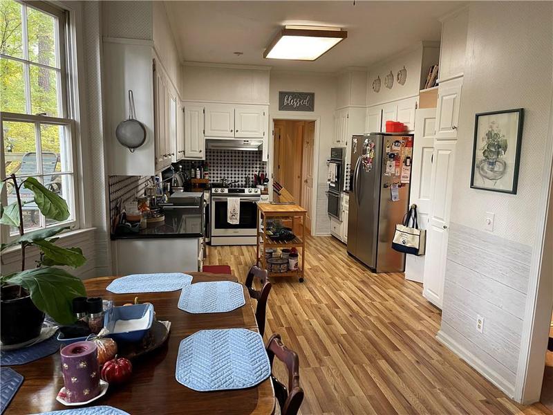Image for property 220 Spalding Lake Place, Atlanta, GA 30350
