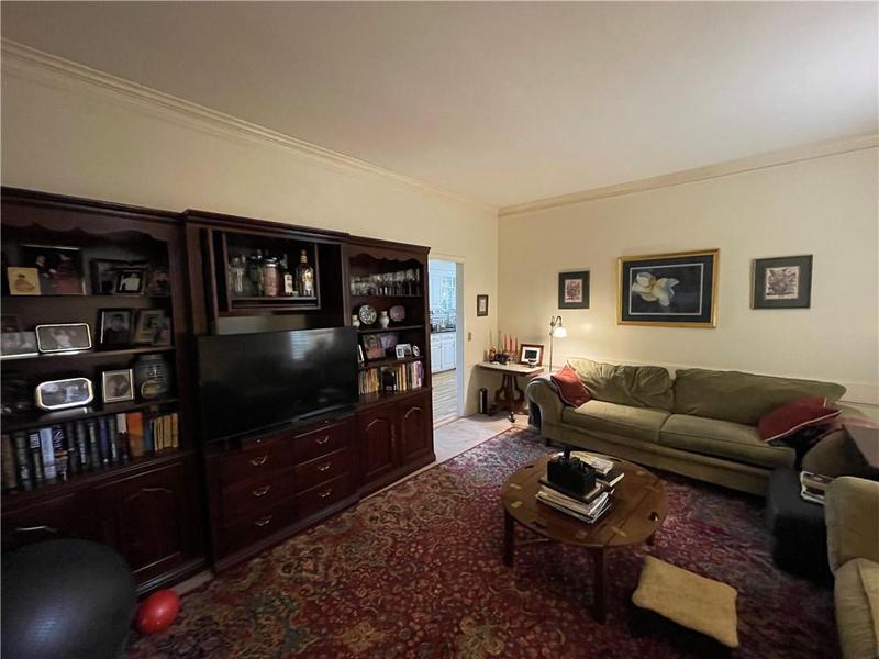 Image for property 220 Spalding Lake Place, Atlanta, GA 30350