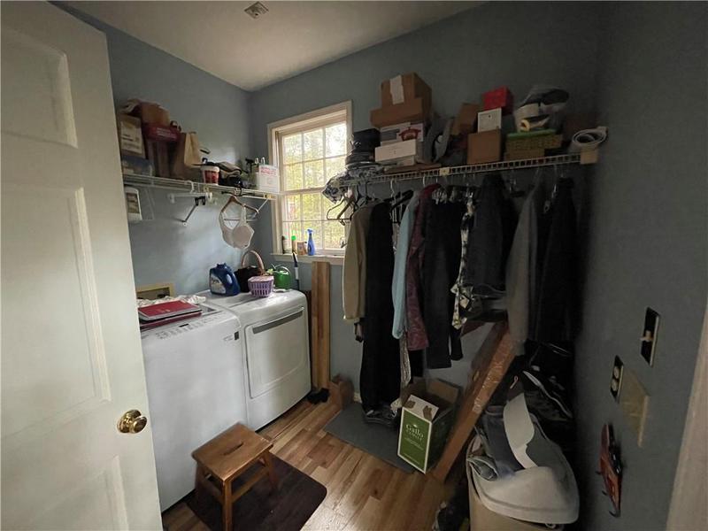 Image for property 220 Spalding Lake Place, Atlanta, GA 30350