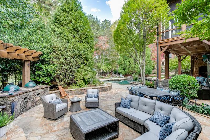Image for property 879 Big Horn Hollow, Suwanee, GA 30024