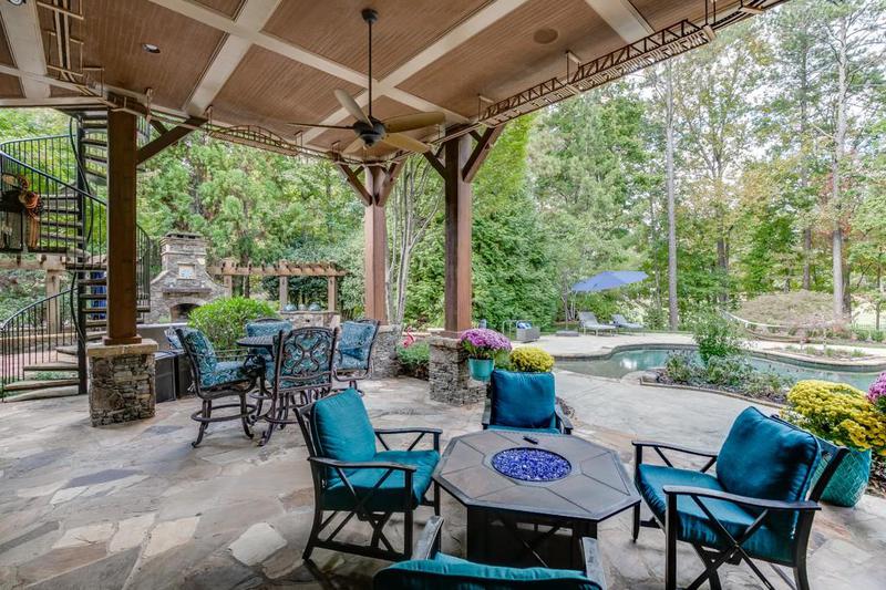 Image for property 879 Big Horn Hollow, Suwanee, GA 30024