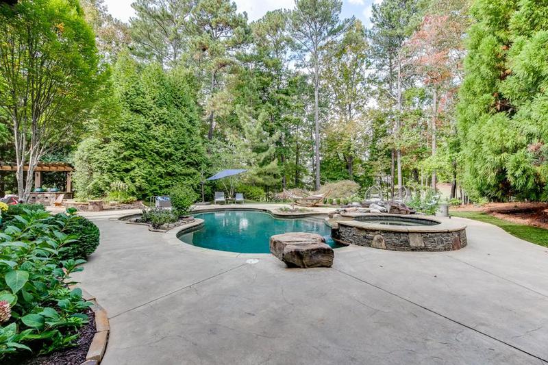 Image for property 879 Big Horn Hollow, Suwanee, GA 30024