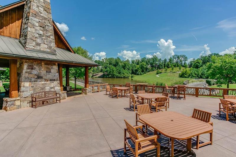 Image for property 879 Big Horn Hollow, Suwanee, GA 30024