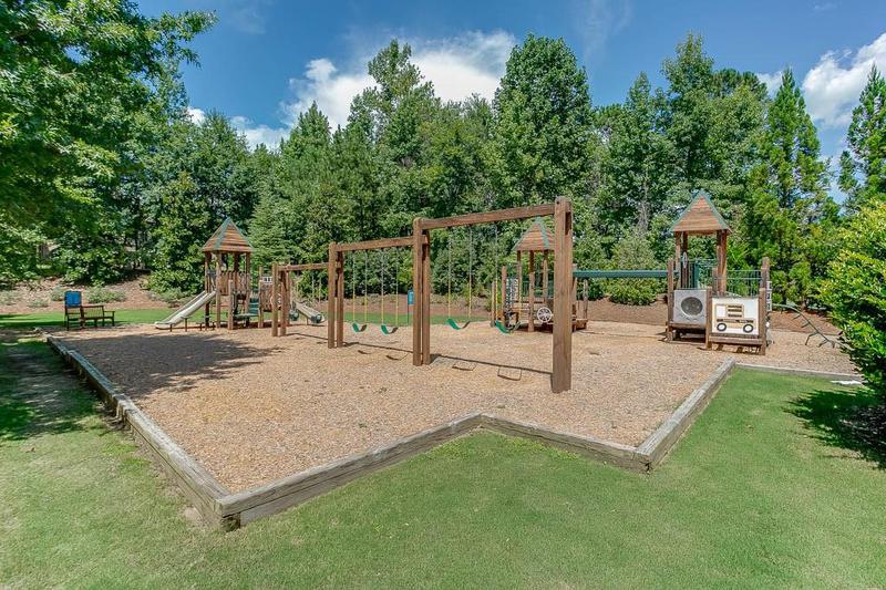 Image for property 879 Big Horn Hollow, Suwanee, GA 30024