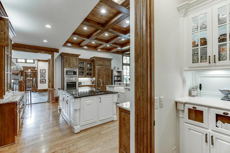 Image for property 879 Big Horn Hollow, Suwanee, GA 30024
