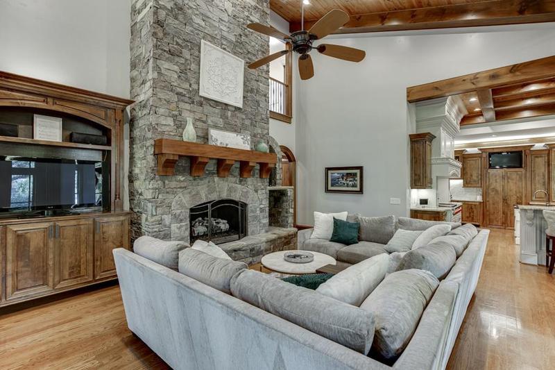 Image for property 879 Big Horn Hollow, Suwanee, GA 30024