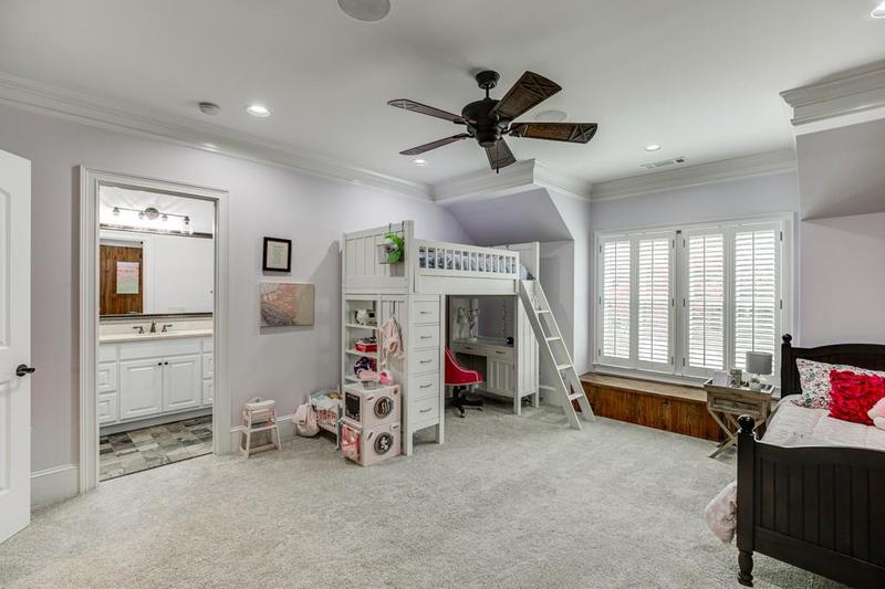 Image for property 879 Big Horn Hollow, Suwanee, GA 30024