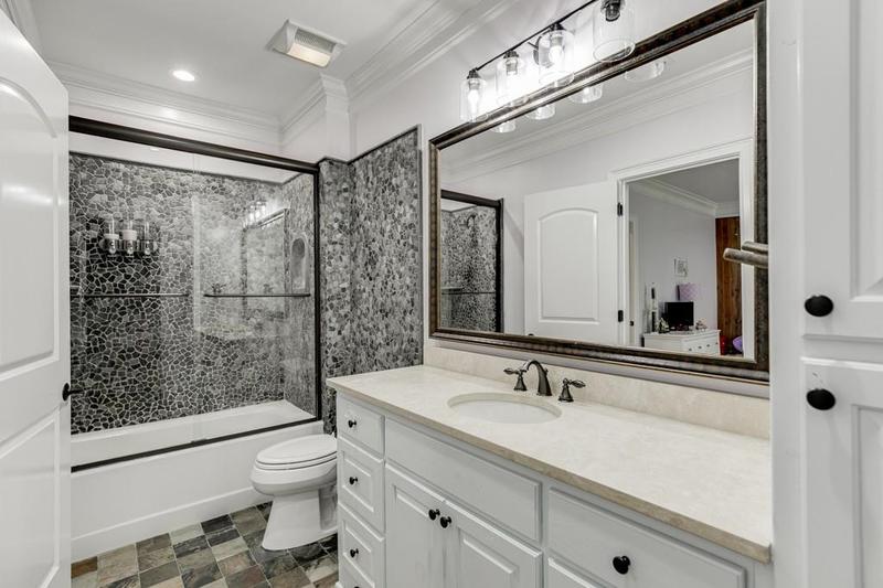Image for property 879 Big Horn Hollow, Suwanee, GA 30024