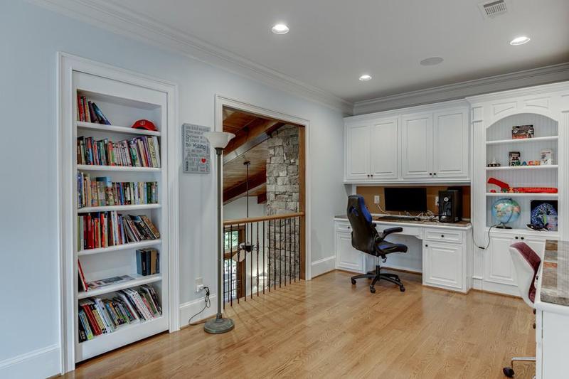Image for property 879 Big Horn Hollow, Suwanee, GA 30024