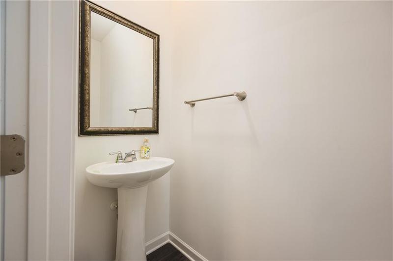 Image for property 668 Isom Walk, Suwanee, GA 30024