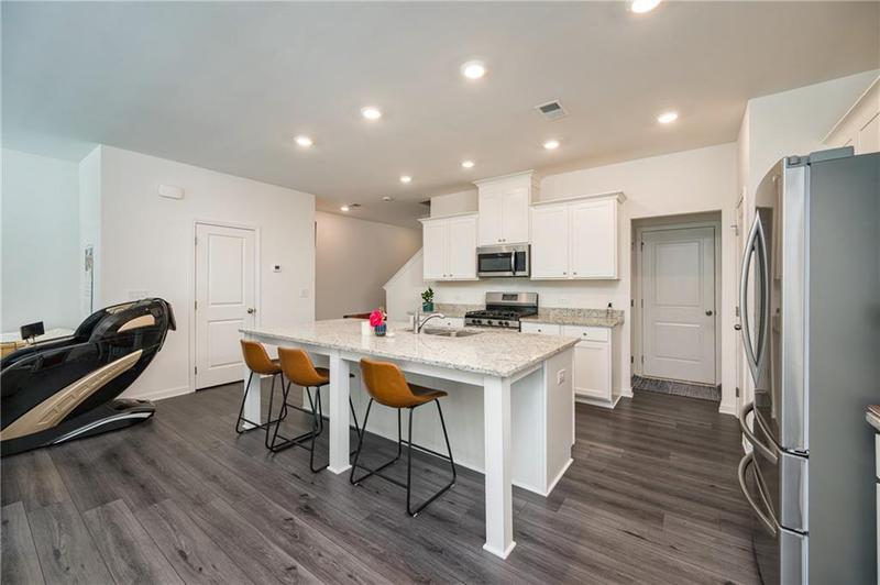 Image for property 668 Isom Walk, Suwanee, GA 30024
