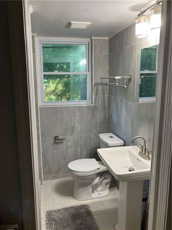 Image for property 1433 Woodland Terrace, Atlanta, GA 30311