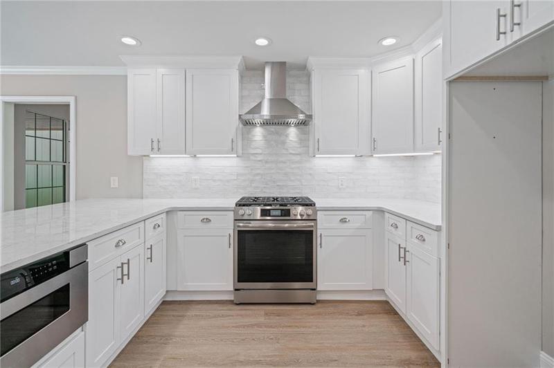 Image for property 425 Greenmont Walk Court, Alpharetta, GA 30009