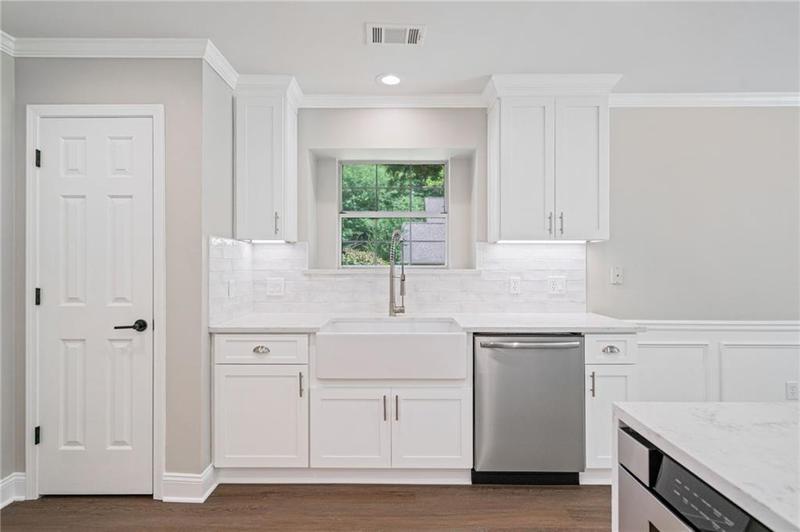 Image for property 425 Greenmont Walk Court, Alpharetta, GA 30009