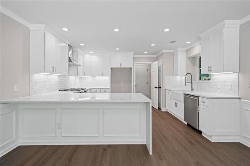 Image for property 425 Greenmont Walk Court, Alpharetta, GA 30009