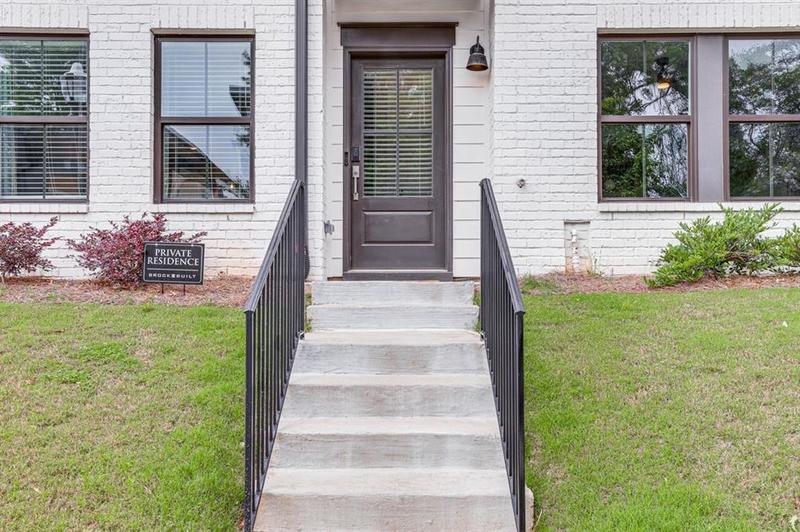Image for property 2428 Lakeshore Lane, Atlanta, GA 30316