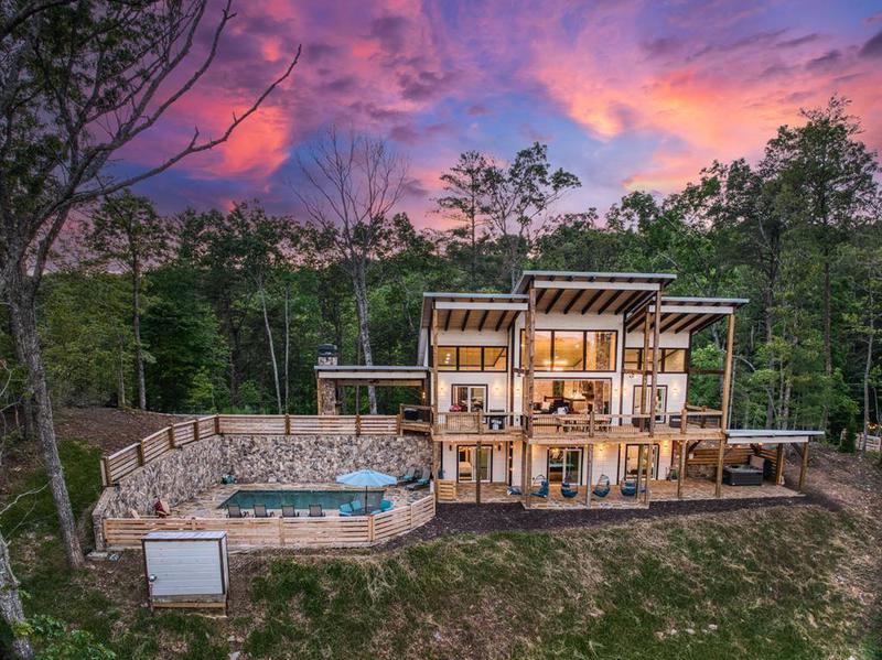 Image for property 150 Oak Hill Drive, Mineral Bluff, GA 30559