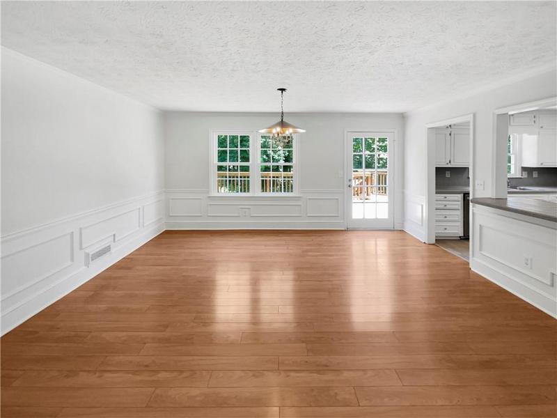 Image for property 3188 Village Glen Drive, Snellville, GA 30039