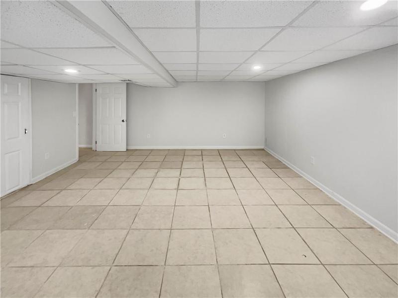 Image for property 3188 Village Glen Drive, Snellville, GA 30039