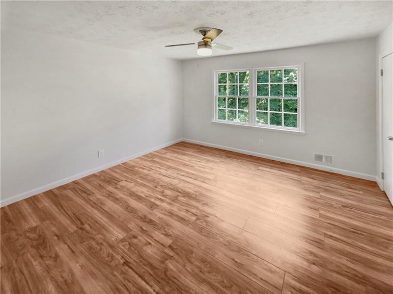 Image for property 3188 Village Glen Drive, Snellville, GA 30039