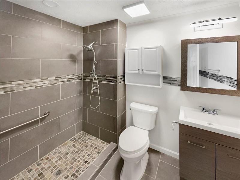 Image for property 3188 Village Glen Drive, Snellville, GA 30039