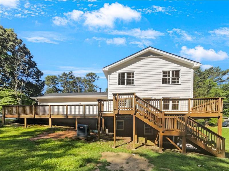 Image for property 3188 Village Glen Drive, Snellville, GA 30039