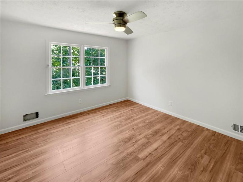 Image for property 3188 Village Glen Drive, Snellville, GA 30039